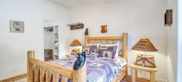 Riverfront Relaxation: Secluded Jacksonville Home Hotels in Jackson County
