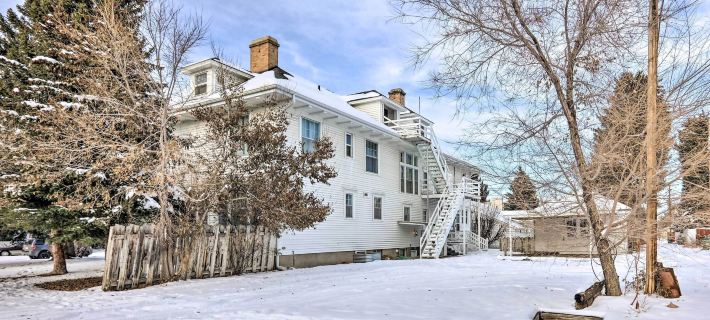2nd-Floor Dillon Apt - Near University and Fishing! Hotels in Beaverhead County