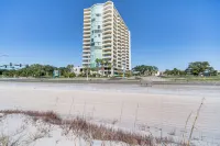 Beachside Biloxi Club Condo: Balcony w/ Ocean View - Balkoner