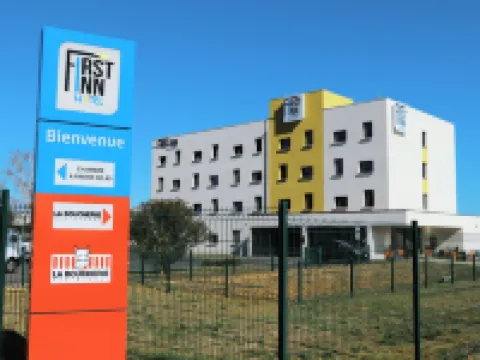 布盧瓦First Inn酒店 布盧瓦酒店