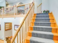 4000 sq. ft. With EXTRA LARGE BRAND NEW HOT TUB. Directly across from Ski Resort Hotels in Hunter