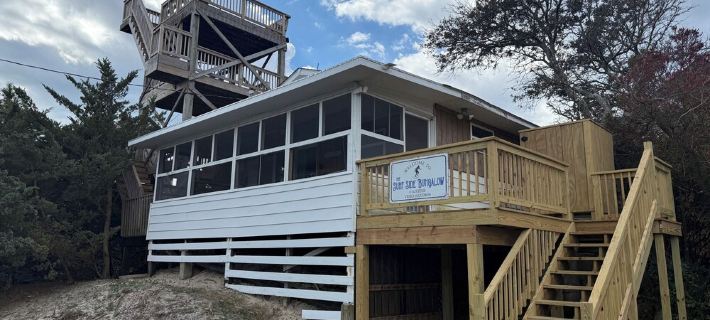 Surf Side Bungalow- Ocean front with 3 story deck Hotels in Kinnakeet