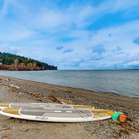 Hot Tub & Mtn Views: Lummi Island Home Near Beach