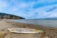 Hot Tub & Mtn Views: Lummi Island Home Near Beach - Homestays