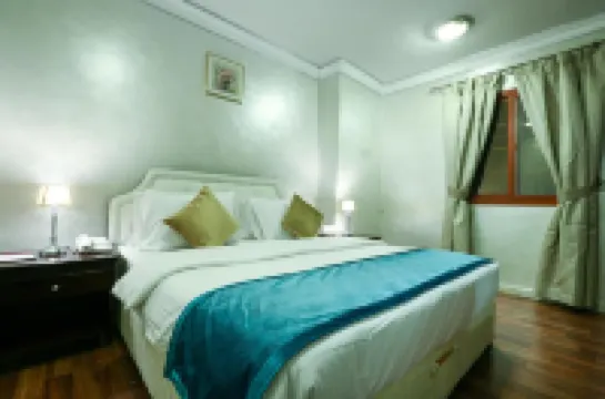 La Villa Suites Hotel
