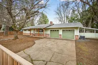 Redwoods Stopover by WanderLodges - 2-Star