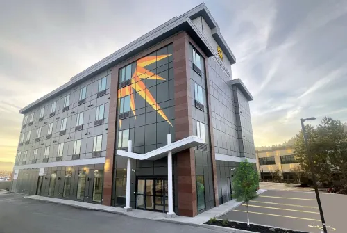 La Quinta Inn & Suites By Wyndham Kelowna Bc