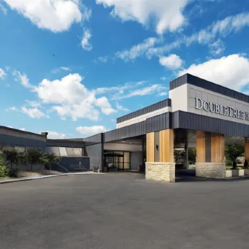 DoubleTree by Hilton Manhattan, KS