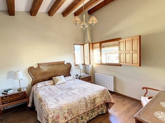 Retiro sereno en una casa de campo en Casla, España