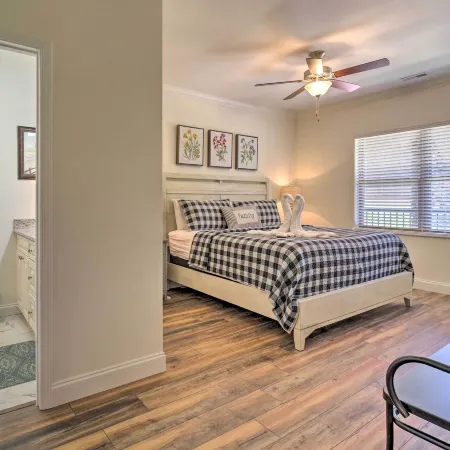 Townsend Condo w/ Pool, Great Smoky Mountain Views Hotels in Townsend