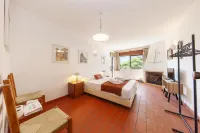 N 02 - Bedroom 2 in Amaro Sight Guesthouse Hotel berhampiran Pantai Luz