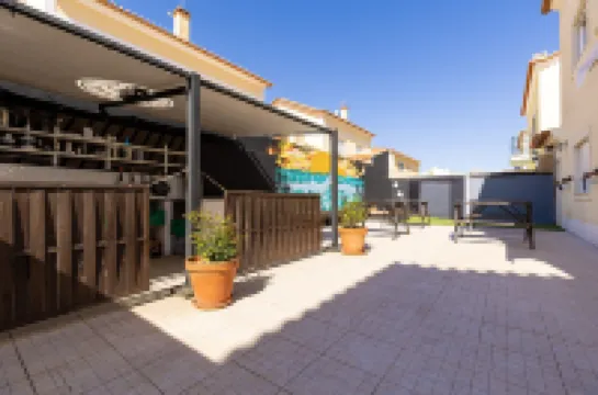 Pineapple Surf House فنادق في 