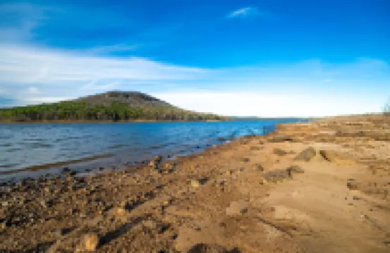 “The Sugarloaf Mountain Cabin” A Charming Lakefront Escape!!