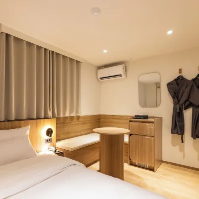Vinetree Boutique Hotel Hotels near Sillim Station