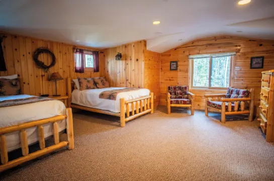 Timber Bay Lodge & Houseboats