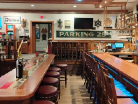 Lamies Inn & the Old Salt Tavern Hotels in Hampton