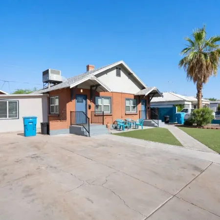 Cute & Cozy Renovated APT in the Heart of Phoenix