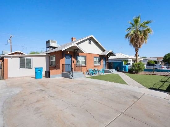 Cute & Cozy Renovated APT in the Heart of Phoenix