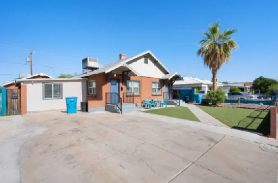 鳳凰城中心可愛舒適的翻新公寓 酒店