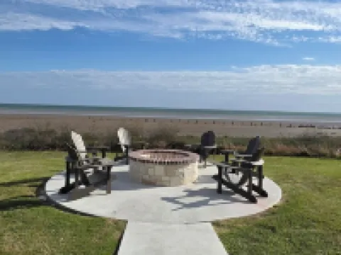 Unwind on the Bay- Fishing, Pool, Tennis, Basketball courts & Kids' Playground パラチオスのホテル