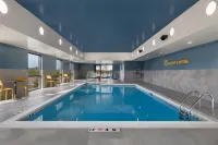 Home2 Suites by Hilton Altoona des Moines - Swimmingpools