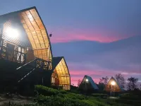 Glamping di Gunung Bangku