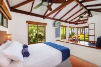 The Coast Beachfront Hotel - balcony