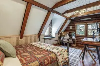 Private Hot Tub & Dock! Lakefront Log Cabin Oasis - Wifi