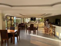 The Avid Hotel Voi - breakfast