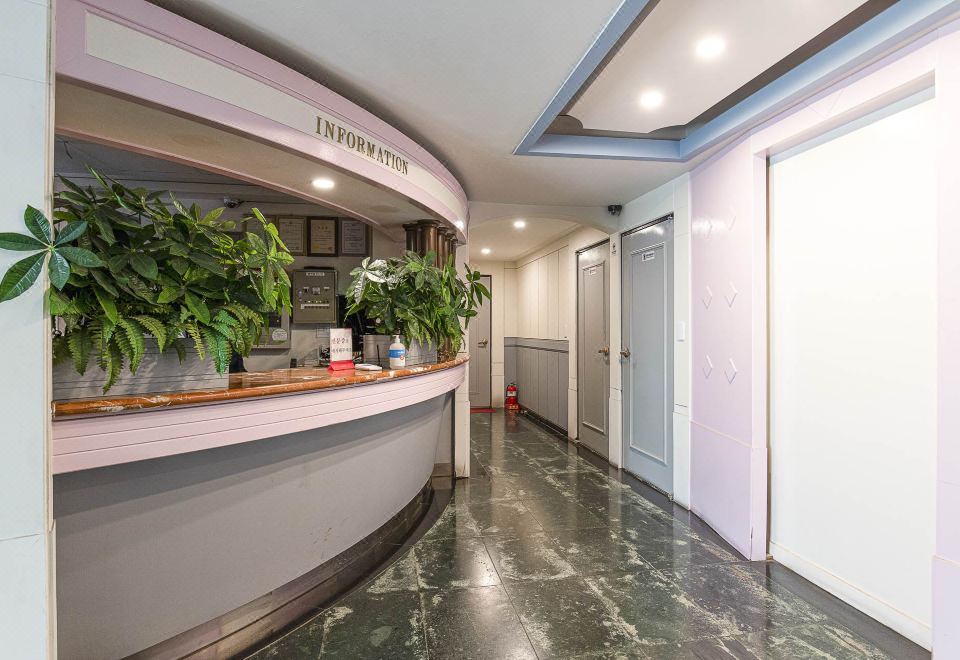 Ivy Hotel 침실 전경