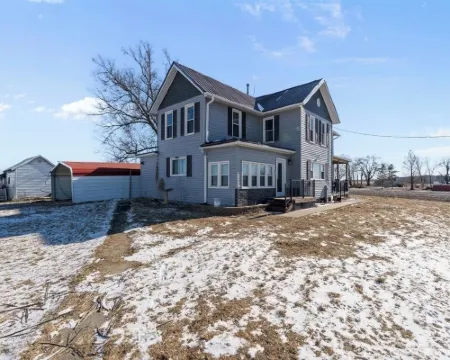 Pet-friendly Historic 4BR Home in Illinois Hotels in Henry County