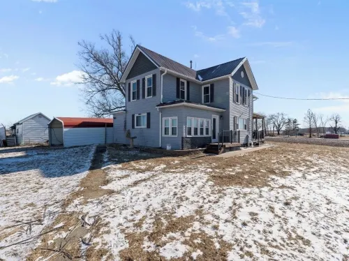 Pet-friendly Historic 4BR Home in Illinois