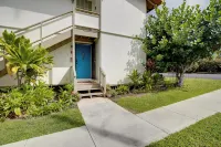 Sunny Central Condo Lanai and Community Pool Access - Spa