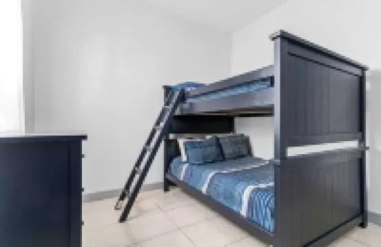 Modern Beachside Condo w Pool - South Padre Island