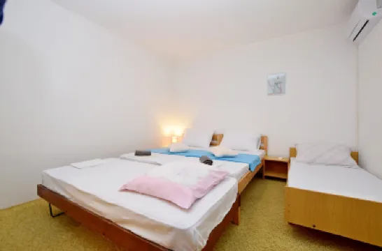 Apartment and Rooms Mila Hotels in 
