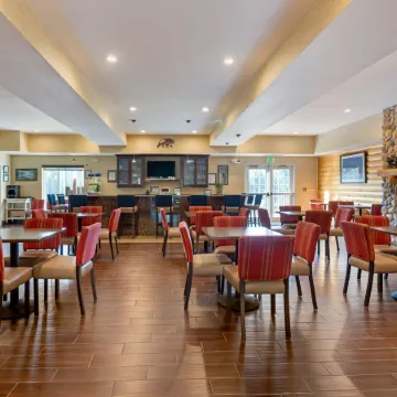 Comfort Suites Anchorage International Airport