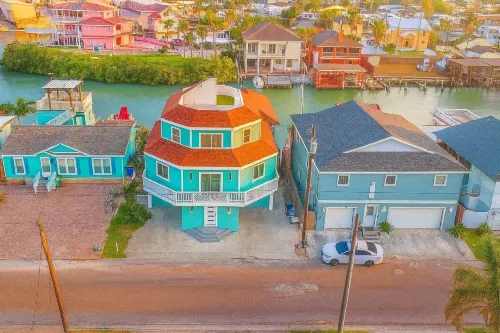 Blizzard's Lighthouse 4 Bedroom Home - balcony