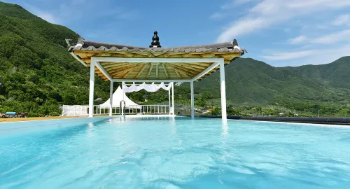 Miryang Eoleumgol Hanok Pension - 4-Star