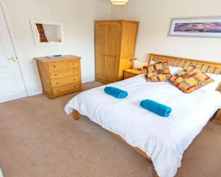 Cockleshell Croyde | Sleeps 4 | By the Seaside Hotels in Croyde