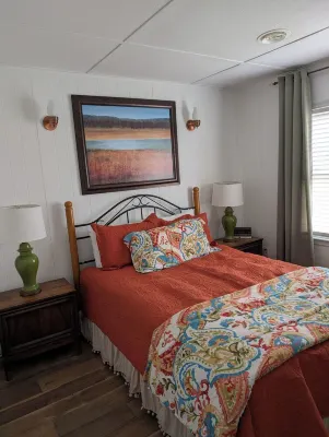 Just steps to the beach, bar, and playground park!