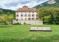 Apparthôtel Tempologis - Chateau de la Rochette