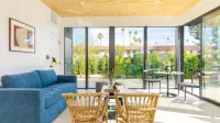 Blackhaus Suites by AvantStay - Homestays