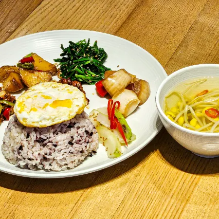 Daegu Sincheon Play & Stay Hotel Отели рядом с достопримечательностью «Железнодорожная станция Тондэгу»