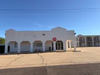 DELUXE INN SHAMROCK