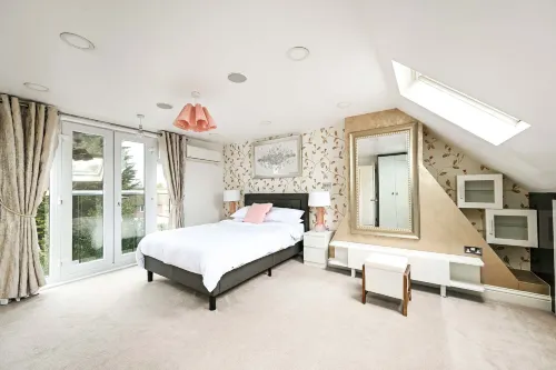 Windsor 5-bed House - Stroll to Castle - Sleeps 13