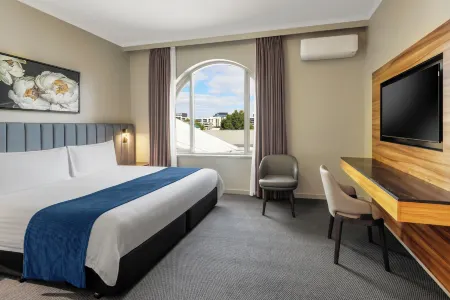 Best Western Plus Travel Inn Hotel