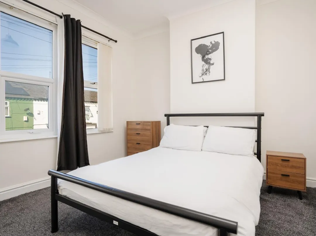 10 Mins To Crosby Beach | Ensuite + Wc | Parking - Liverpool