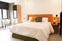ONCE SUITES - Gym