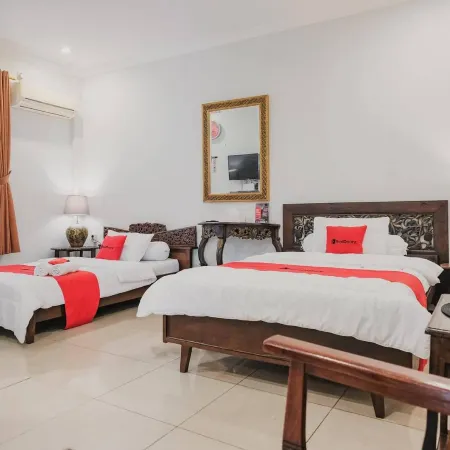 RedDoorz Syariah Plus Near Trans Studio Cibubur