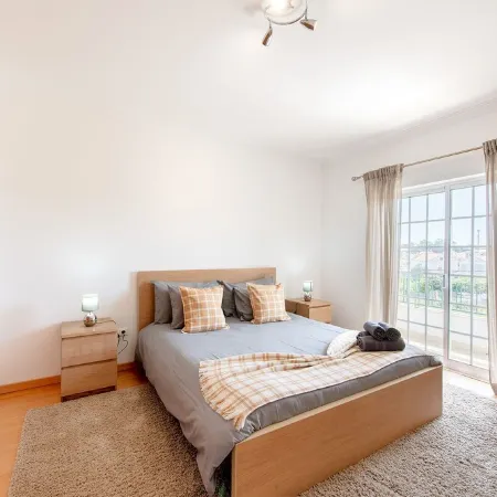 7min to the beach & 23min to Lisbon city, offering convenience & coastal charm